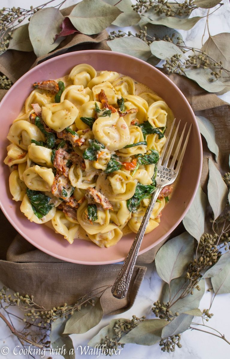 Creamy Sun Dried Tomato Spinach Tortellini Cooking With A Wallflower