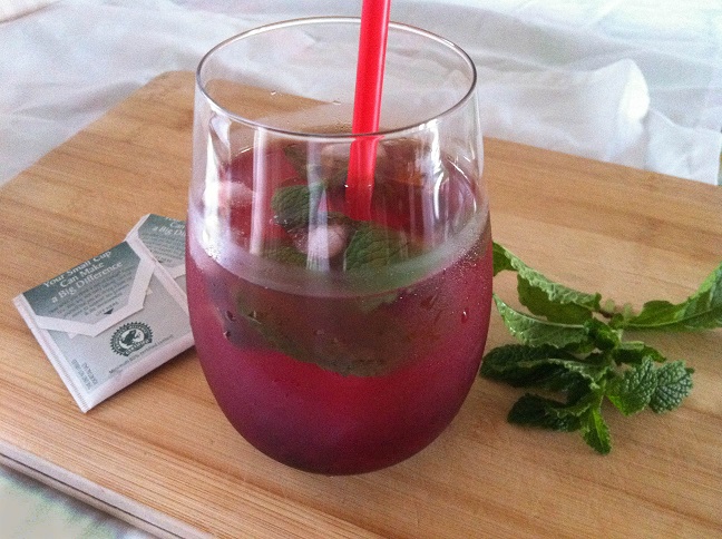 Blackberry Mint Iced Tea Lemonade | Cooking with a Wallflower