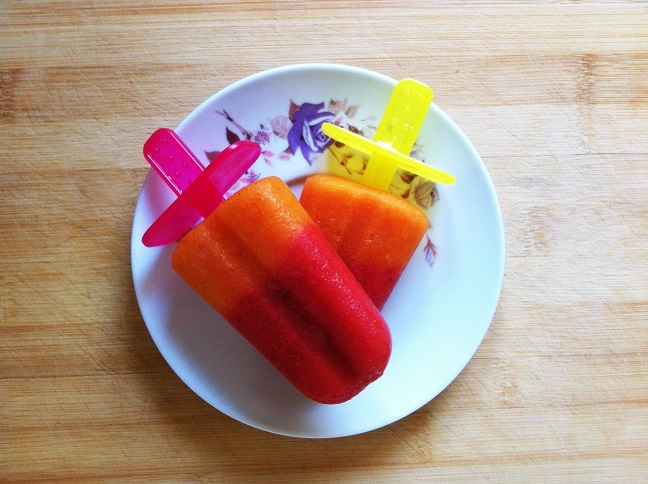 Strawberry Peach Popsicles - Cooking with a Wallflower