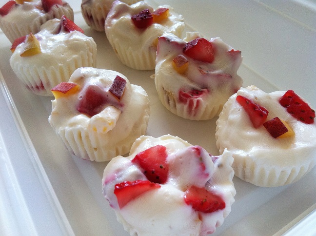 Frozen Strawberry Peach Yogurt Cups - Cooking with a Wallflower