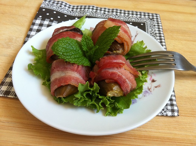 Bacon Wrapped Figs | Cooking with a Wallflower