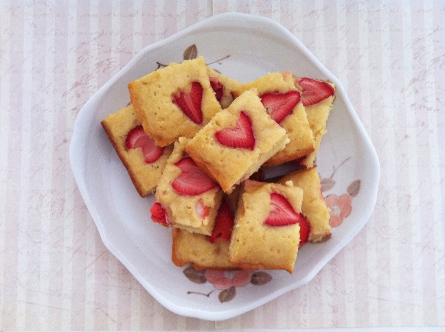 Strawberry White Chocolate Blondies - Cooking with a Wallflower