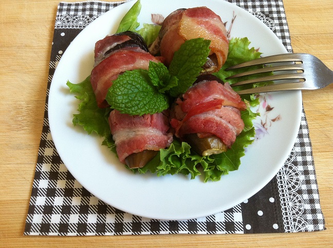 Bacon Wrapped Figs | Cooking with a Wallflower