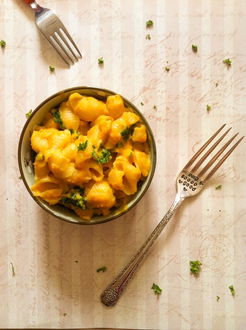 Pumpkin Kale Mac and Cheese | Cooking with a Wallflower