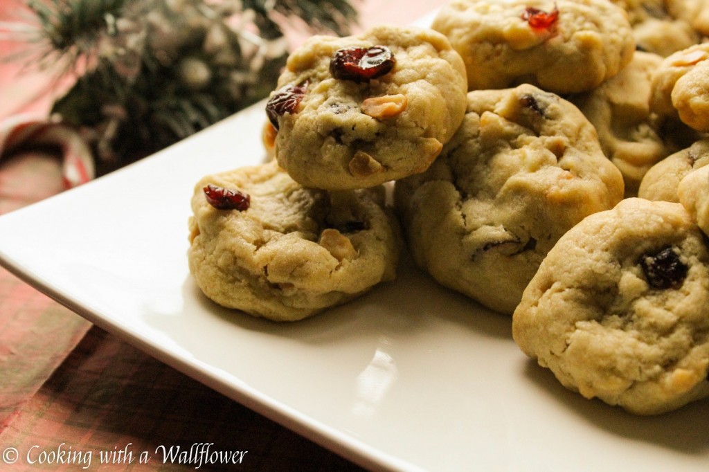 Cranberry White Chocolate Macadamia Nut Cookies | Cooking with a Wallflower