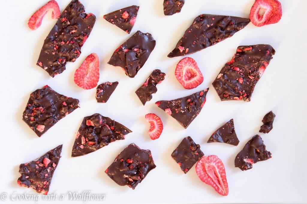 Chocolate Covered Strawberry Bark | Cooking with a Wallflower