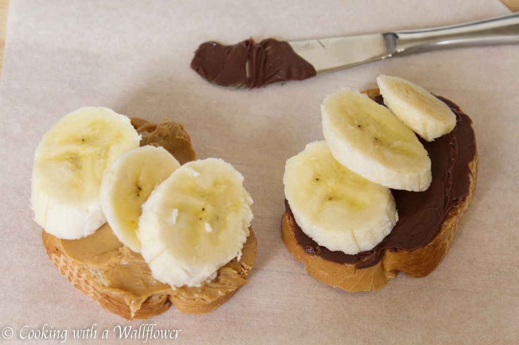 Peanut Butter Nutella Banana Toast Sandwich | Cooking with a Wallflower