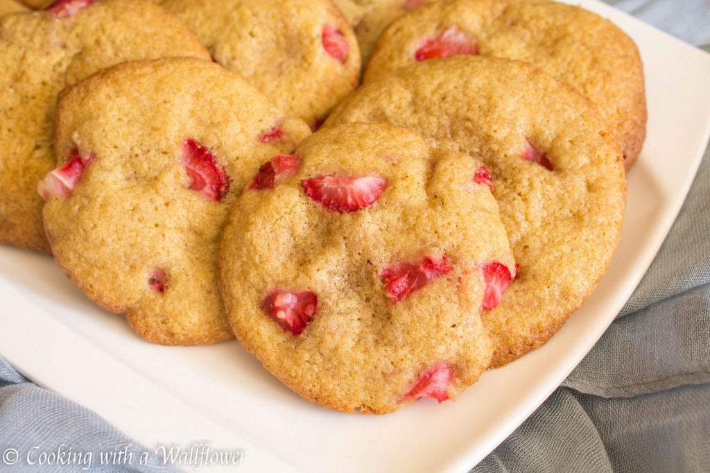 Strawberry Cookies | Cooking with a Wallflower