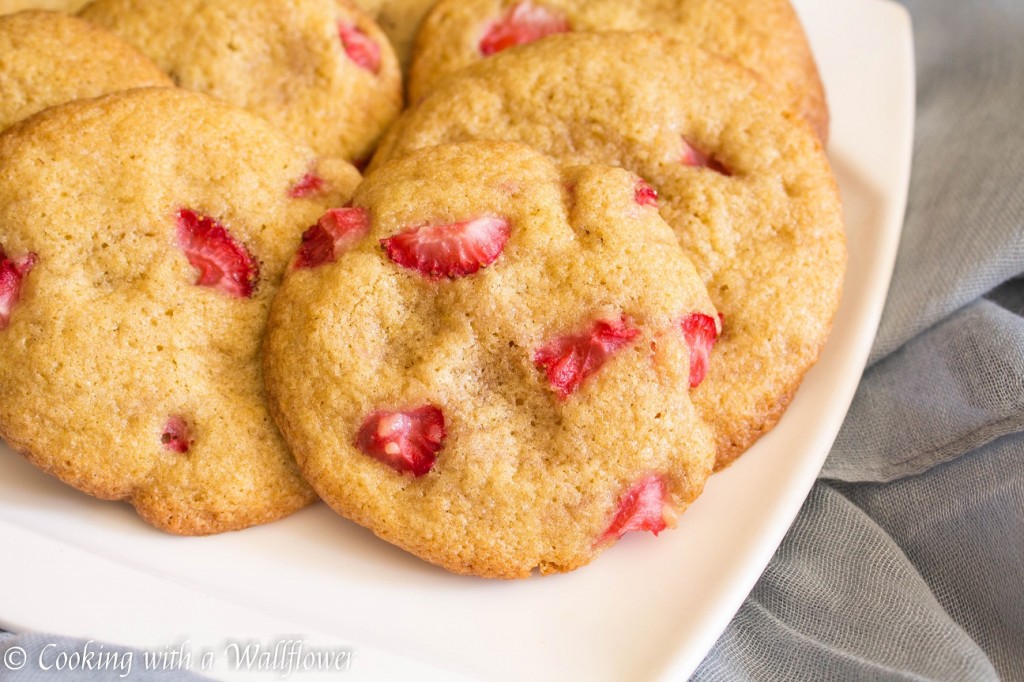 Strawberry Cookies | Cooking with a Wallflower