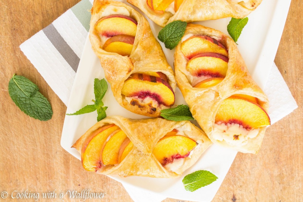 peaches ‘n cream puff pastries