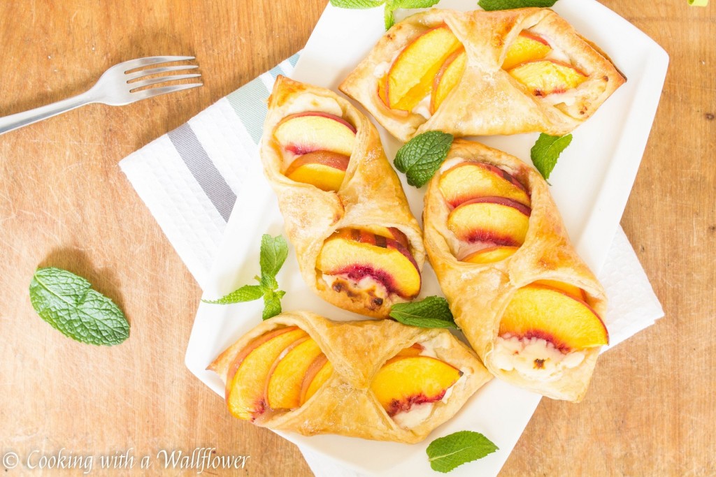 Peaches ‘n Cream Puff Pastries | Cooking with a Wallflower