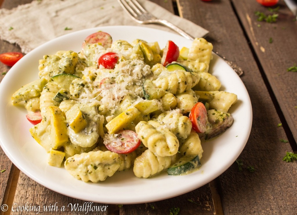 Creamy Pesto Gnocchi with Seasonal Vegetables | Cooking with a Wallflower