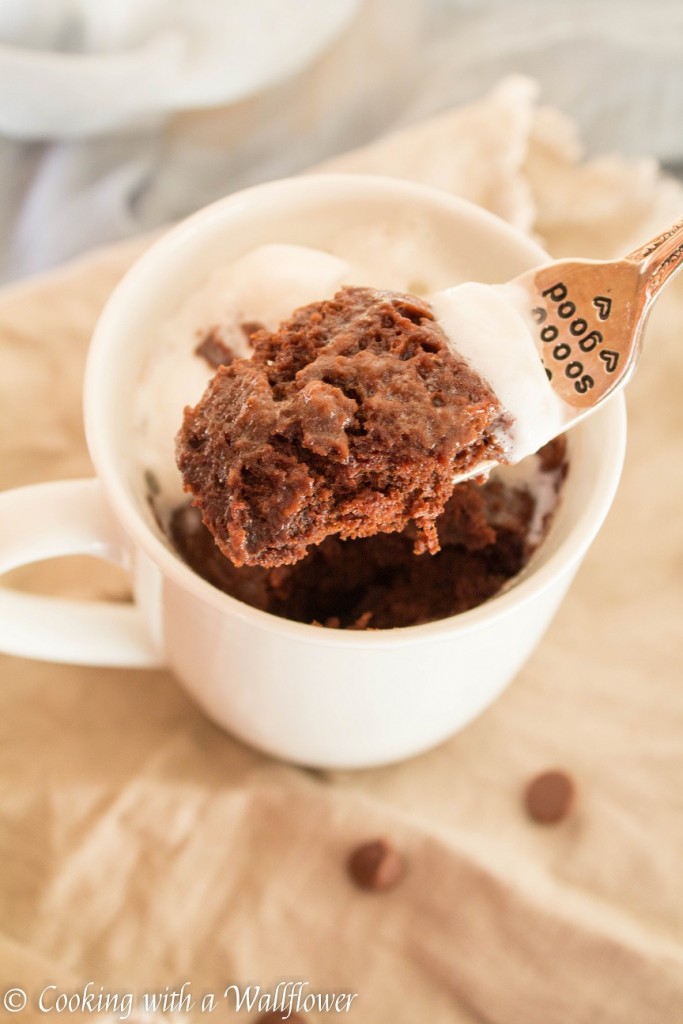 5 Minute Chocolate Mug Cake | Cooking with a Wallflower