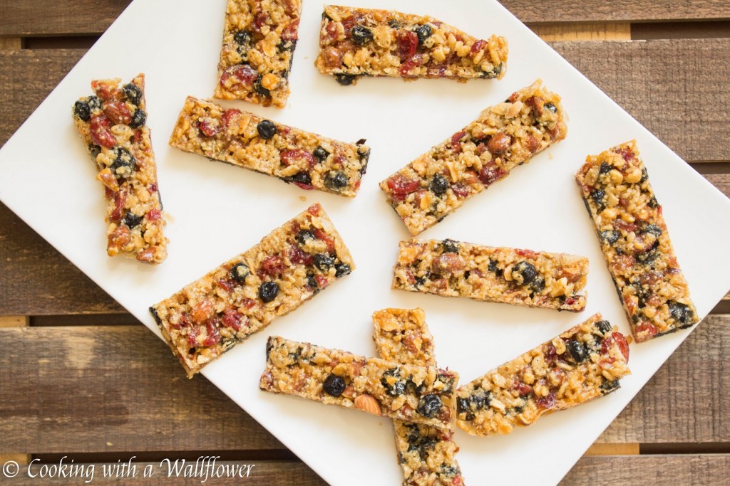 Berry Almond Rice Crispies Snack Bars | Cooking with a Wallflower