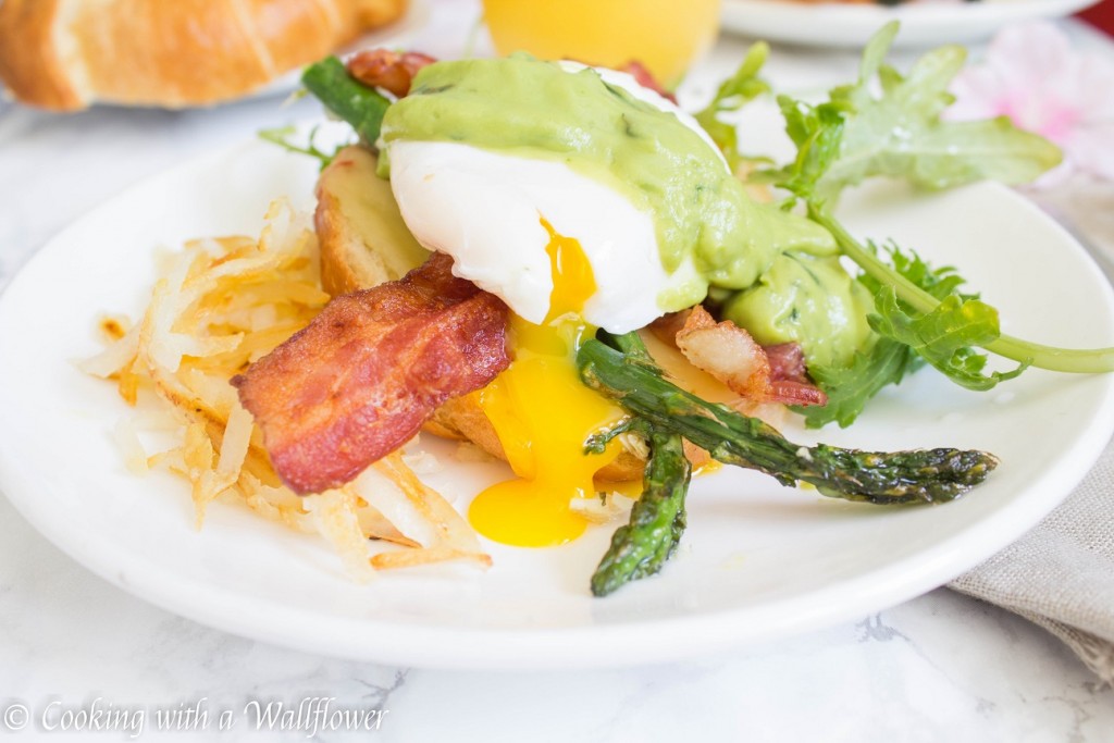 Roasted Garlic Asparagus and Bacon Eggs Benedict with Basil Avocado Cream Sauce | Cooking with a Wallflower