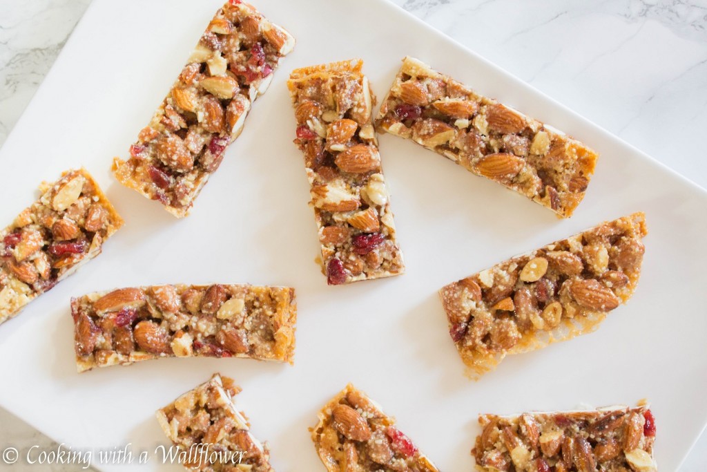 Cranberry Almond Snack Bars | Cooking with a Wallflower