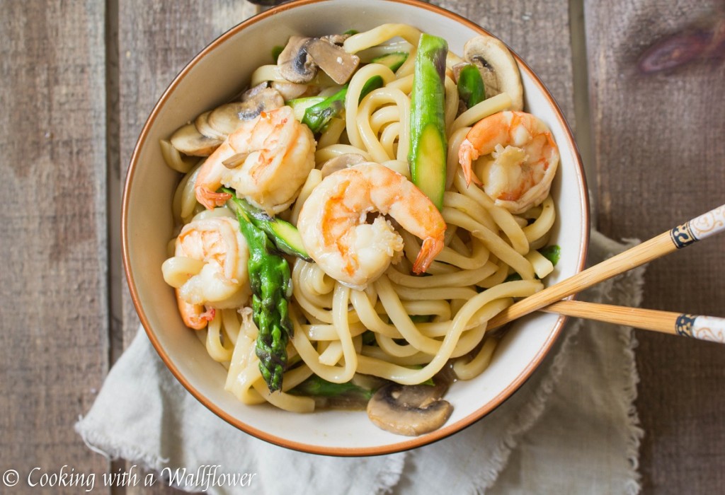 Shrimp Teriyaki Udon with Asparagus and Mushrooms | Cooking with a Wallflower