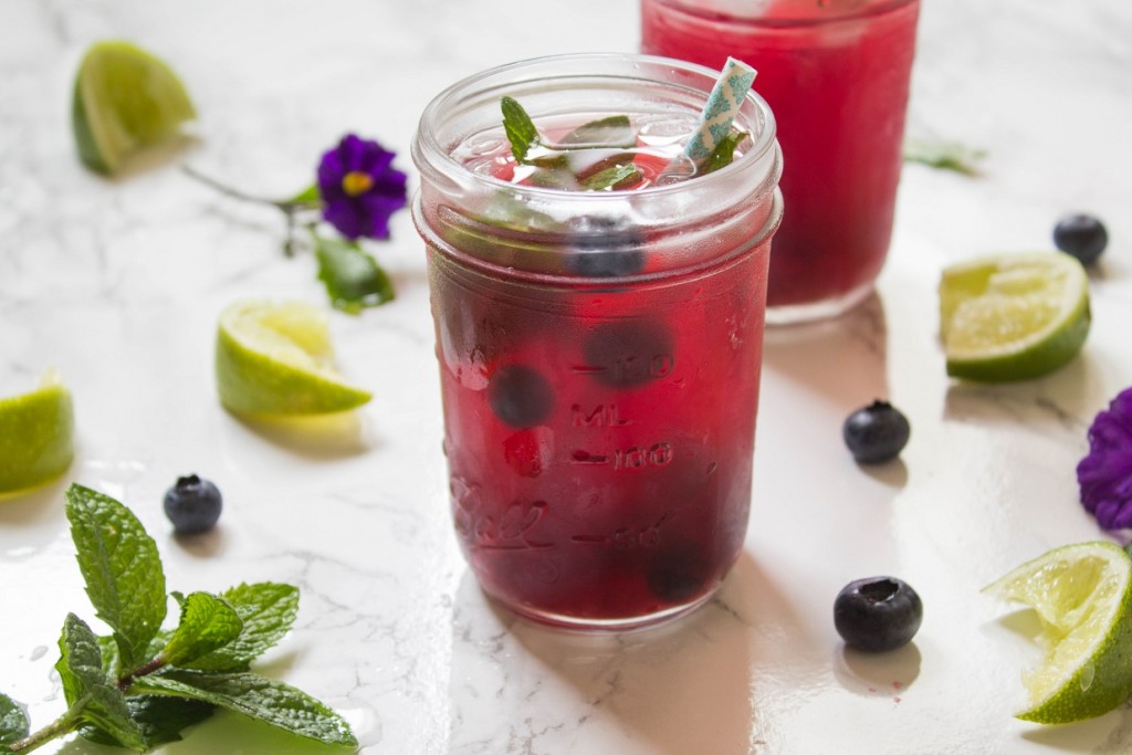 Blueberry Pomegranate Mint Limeade | Cooking with a Wallflower