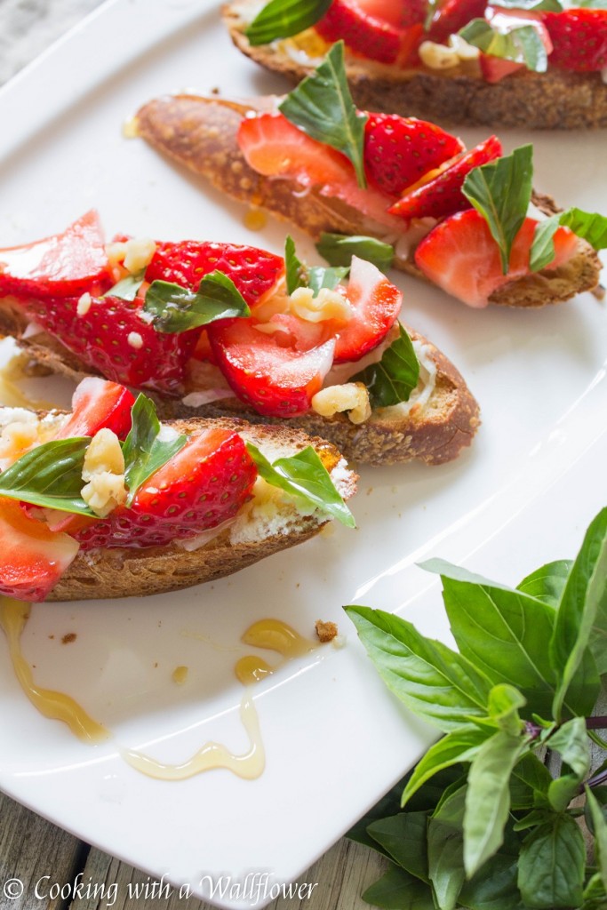 Honey Strawberry Basil Toast | Cooking with a Wallflower