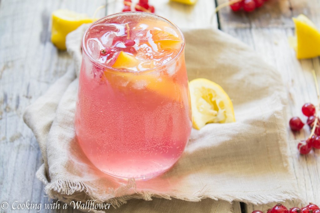 White Zinfandel Sangria Lemonade | Cooking with a Wallflower