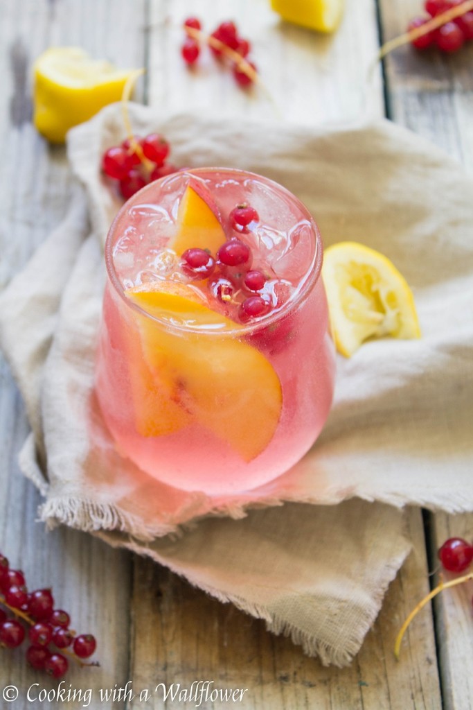 White Zinfandel Sangria Lemonade | Cooking with a Wallflower