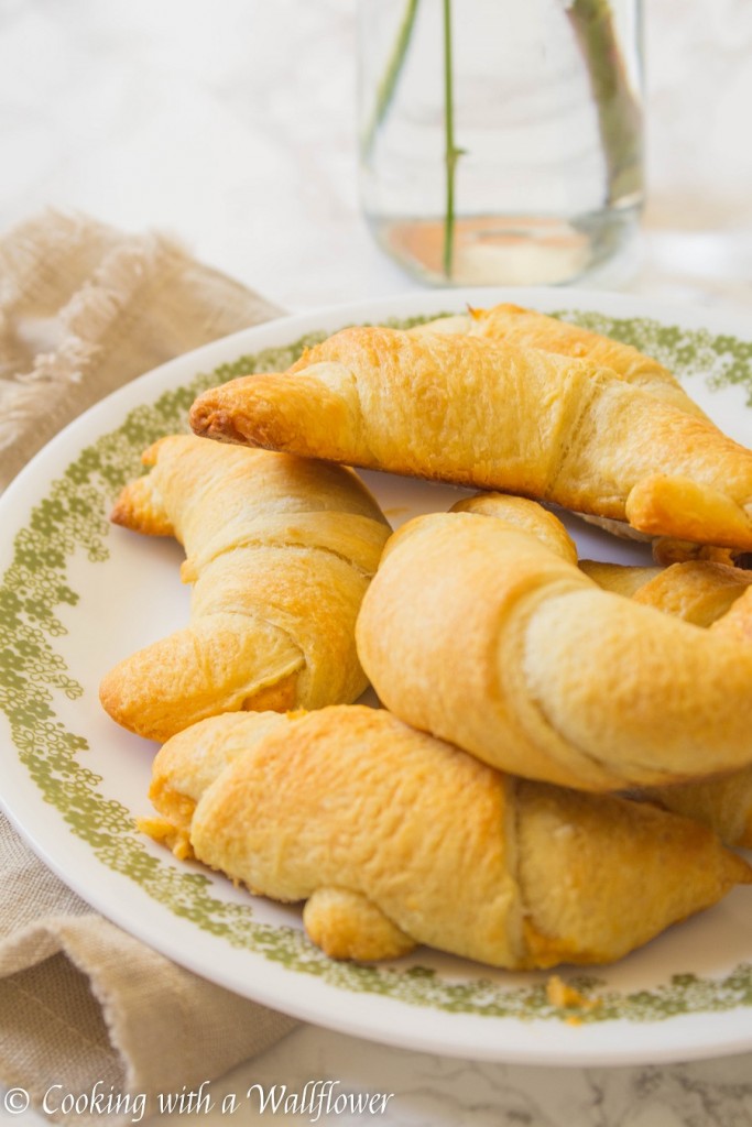 Maple Pumpkin Cream Cheese Filled Crescent Rolls | Cooking with a Wallflower