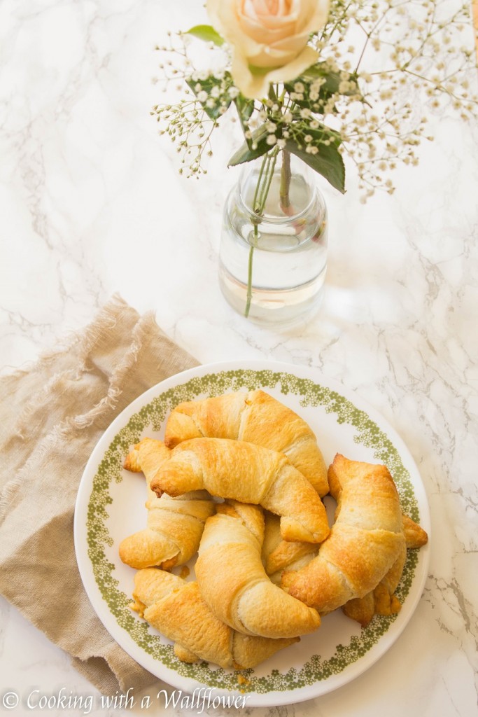 Maple Pumpkin Cream Cheese Filled Crescent Rolls | Cooking with a Wallflower