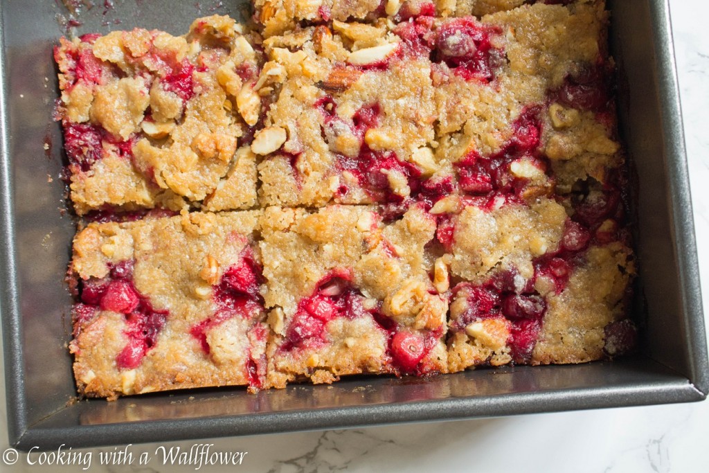 Cranberry Crisp Bars | Cooking with a Wallflower