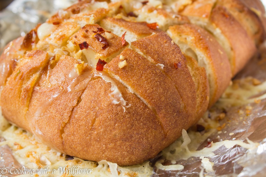 Spicy Cheesy Garlic Pull Apart Bread