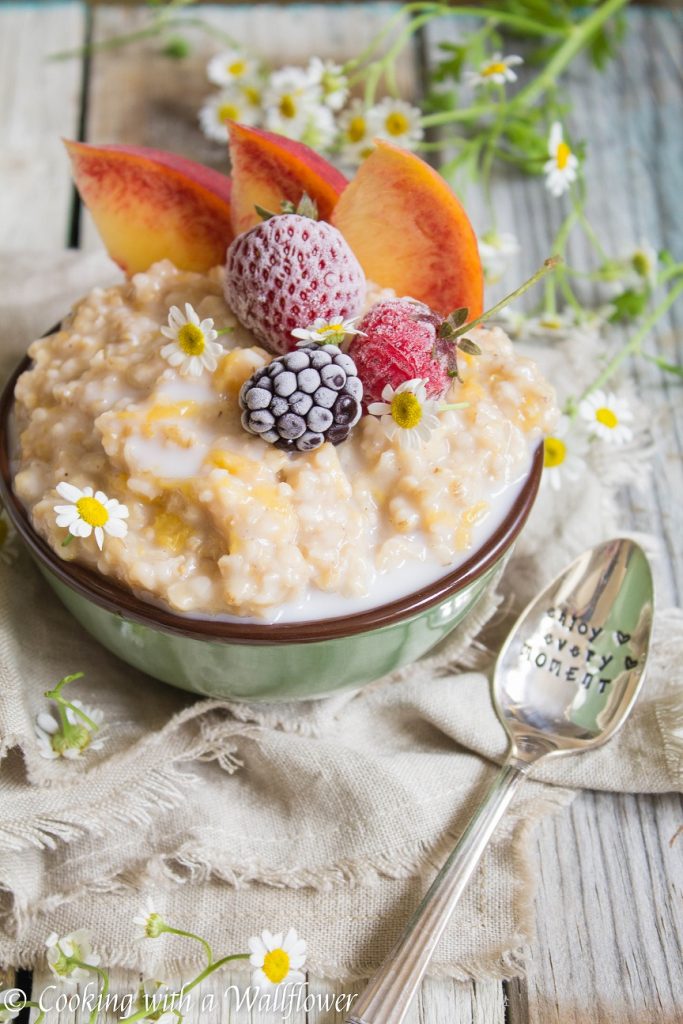 Peaches and Cream Steel Cut Oatmeal  | Cooking with a Wallflower