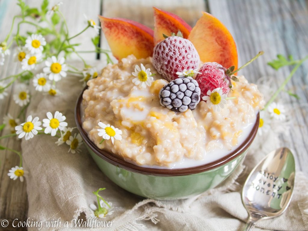 Peaches and Cream Steel Cut Oatmeal  | Cooking with a Wallflower