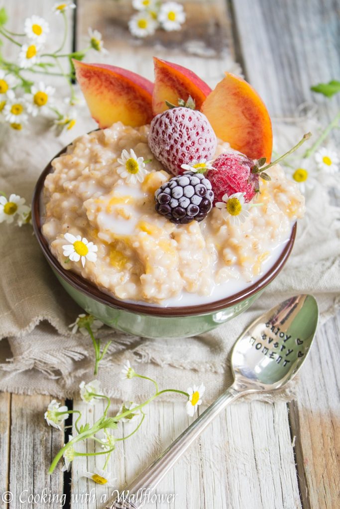 Peaches and Cream Steel Cut Oatmeal  | Cooking with a Wallflower