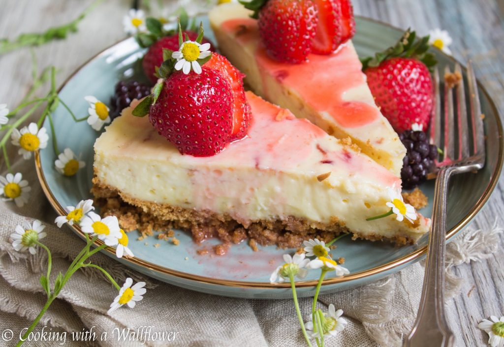 Small Batch Vanilla Cheesecake with Strawberry Rosé Wine Sauce | Cooking with a Wallflower