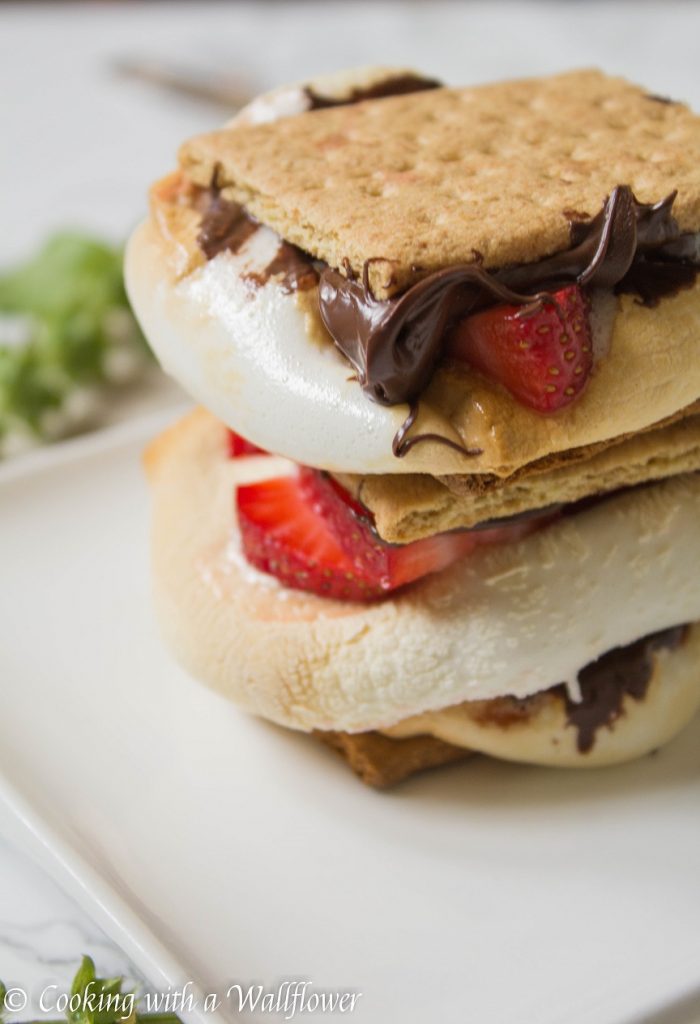 Strawberry Nutella S'mores | Cooking with a Wallflower