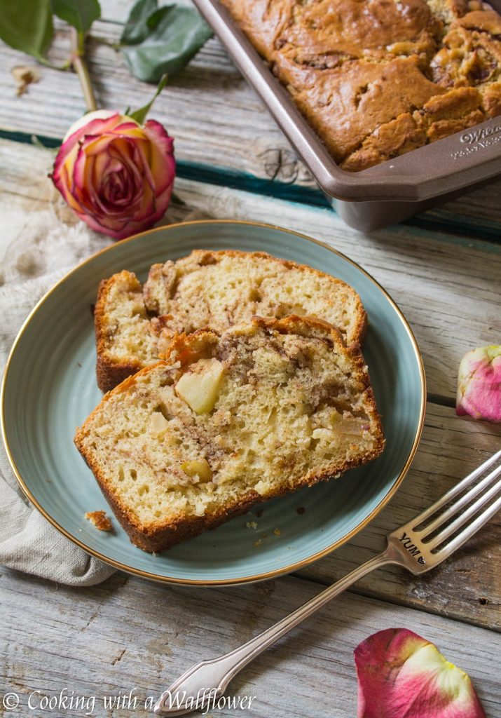 Apple Cinnamon Bread | Cooking with a Wallflower