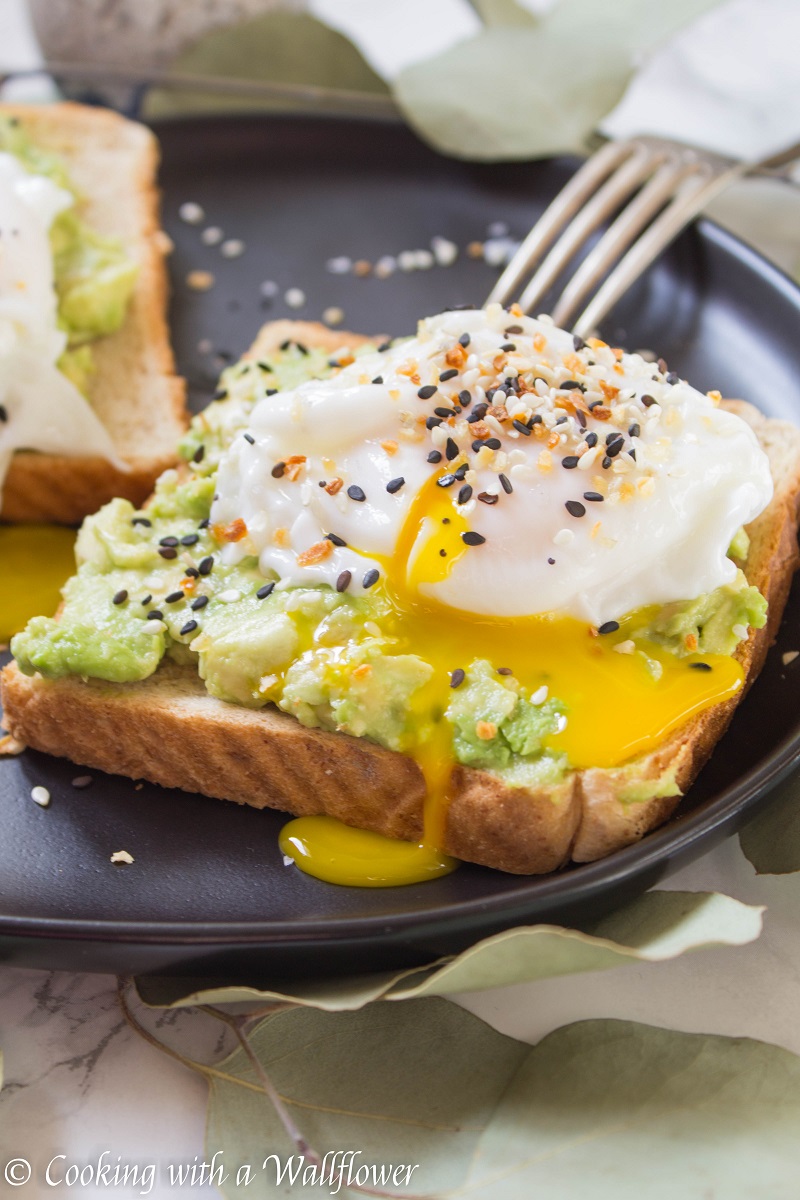 https://cookingwithawallflower.com/wp-content/uploads/2018/01/Everything-Spice-Poached-Egg-Avocado-Toast-2.jpg