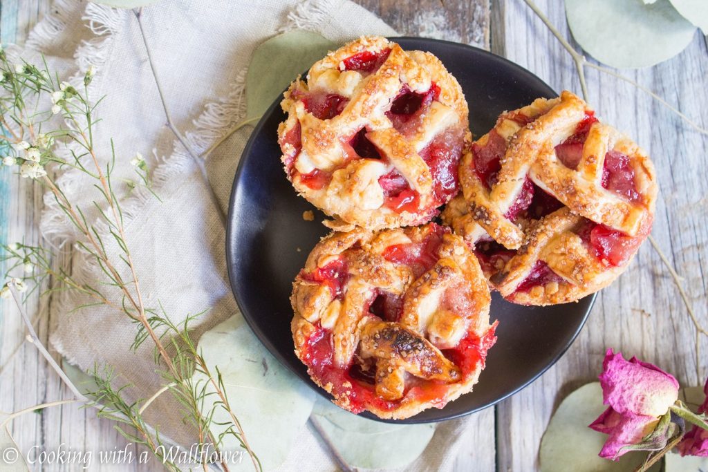 Mini Strawberry Pies | Cooking with a Wallflower
