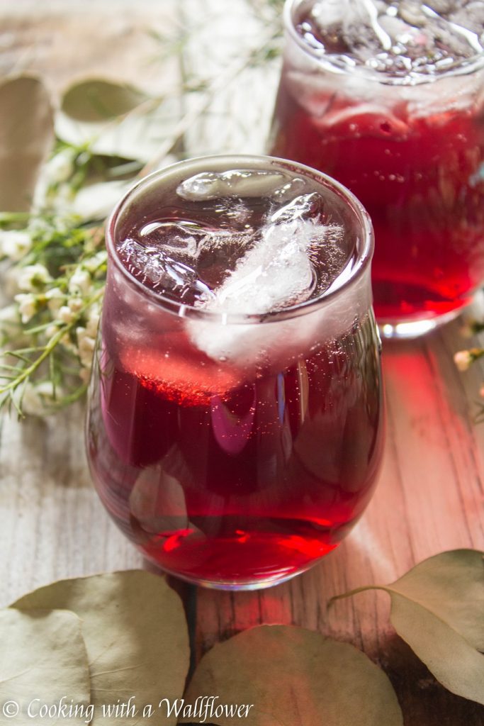 Pomegranate Hibiscus Vodka Iced Tea | Cooking with a Wallflower