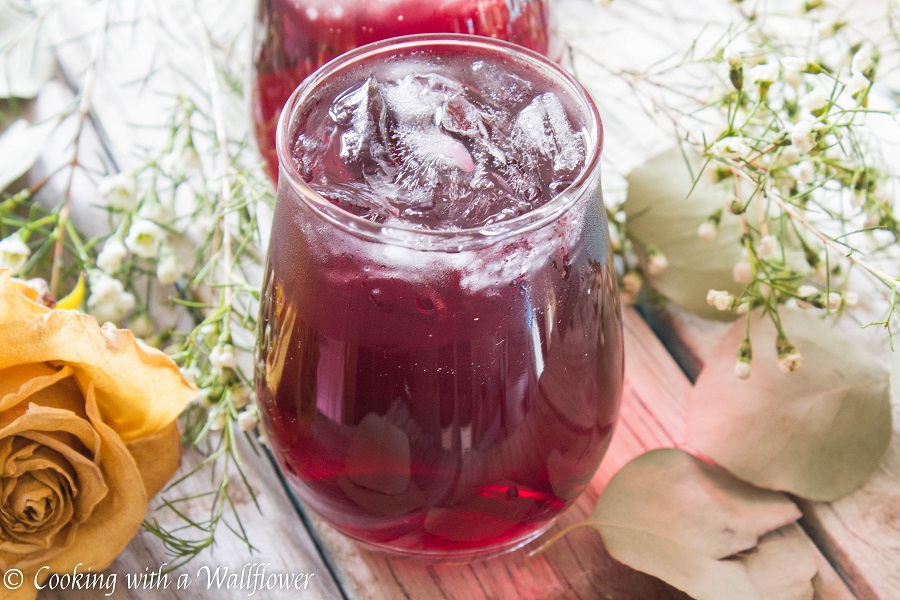 Pomegranate Hibiscus Vodka Iced Tea | Cooking with a Wallflower