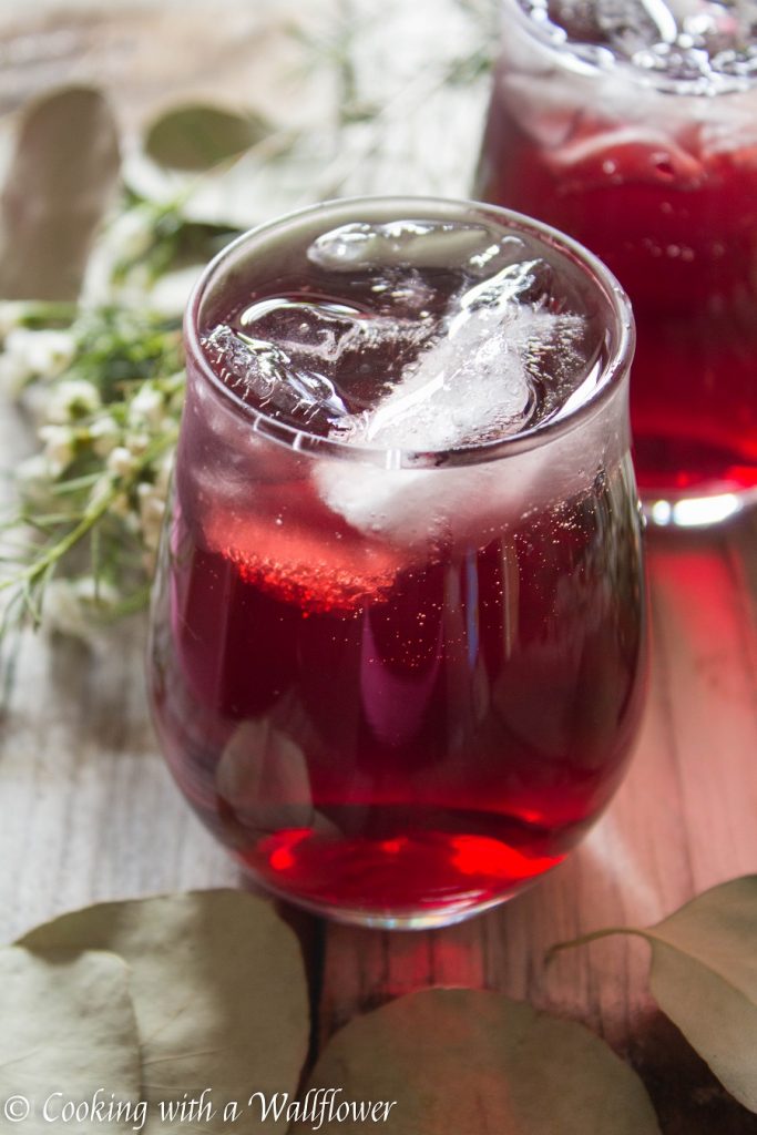 Pomegranate Hibiscus Vodka Iced Tea | Cooking with a Wallflower