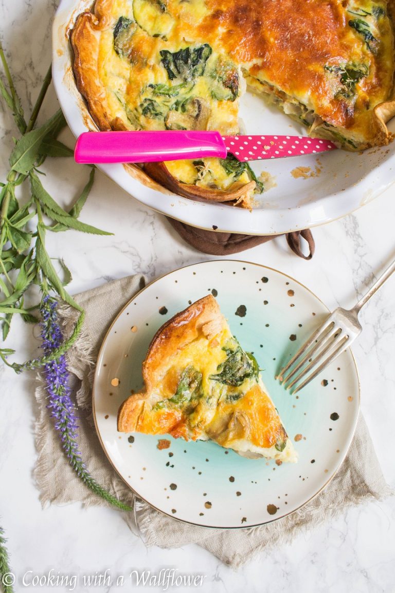 Spinach Mushroom Quiche - Cooking with a Wallflower