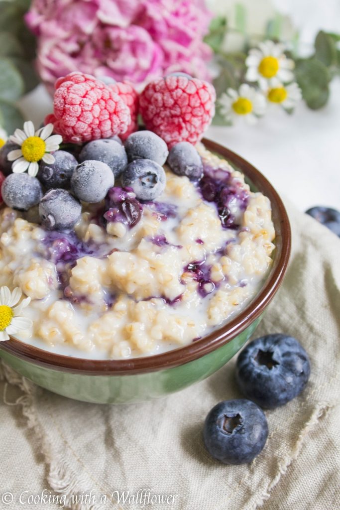 Blueberries and Cream Steel Cut Oatmeal | Cooking with a Wallflower