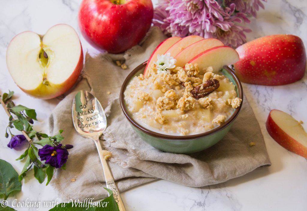 Apple Cinnamon Steel Cut Oatmeal | Cooking with a Wallflower