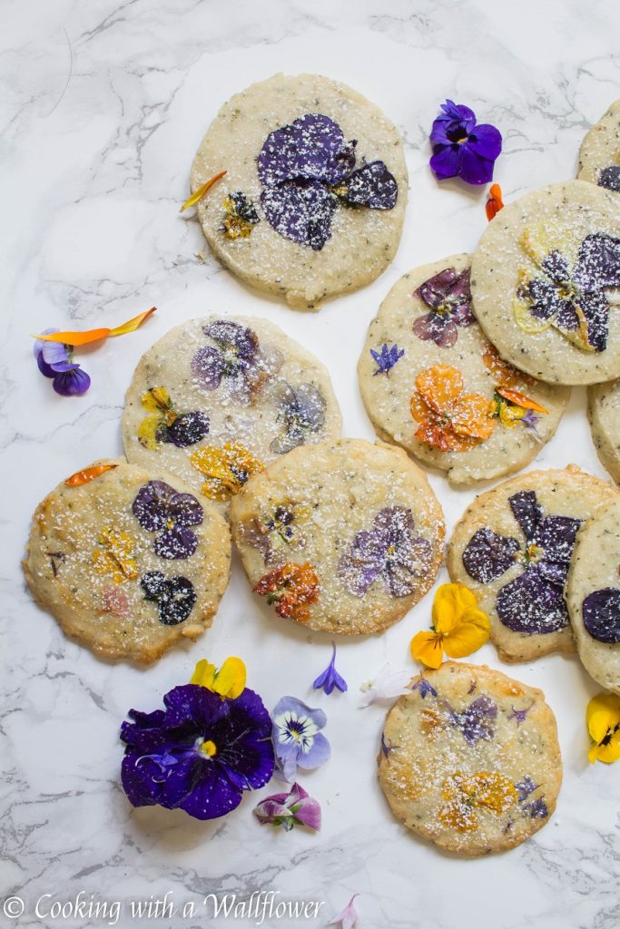 Flower Pressed Jasmine Tea Shortbread Cookies | Cooking with a Wallflower
