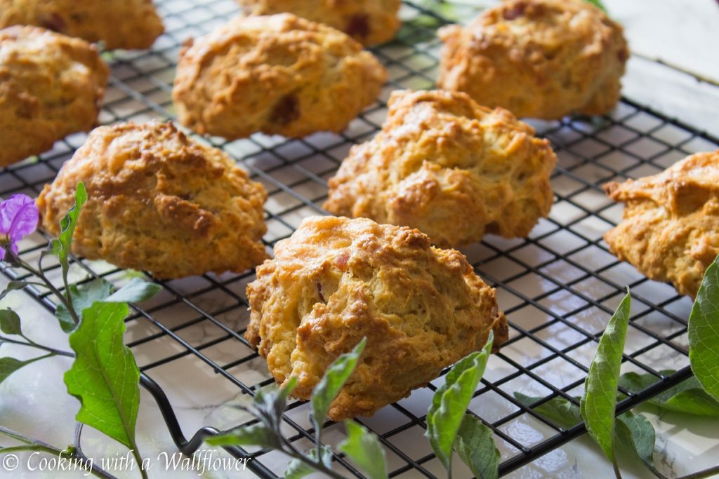 Bacon Cheddar Biscuits | Cooking with a Wallflower