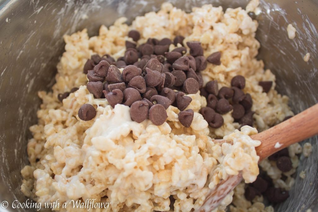 Chocolate Chip Toffee Rice Crispy Treats | Cooking with a Wallflower