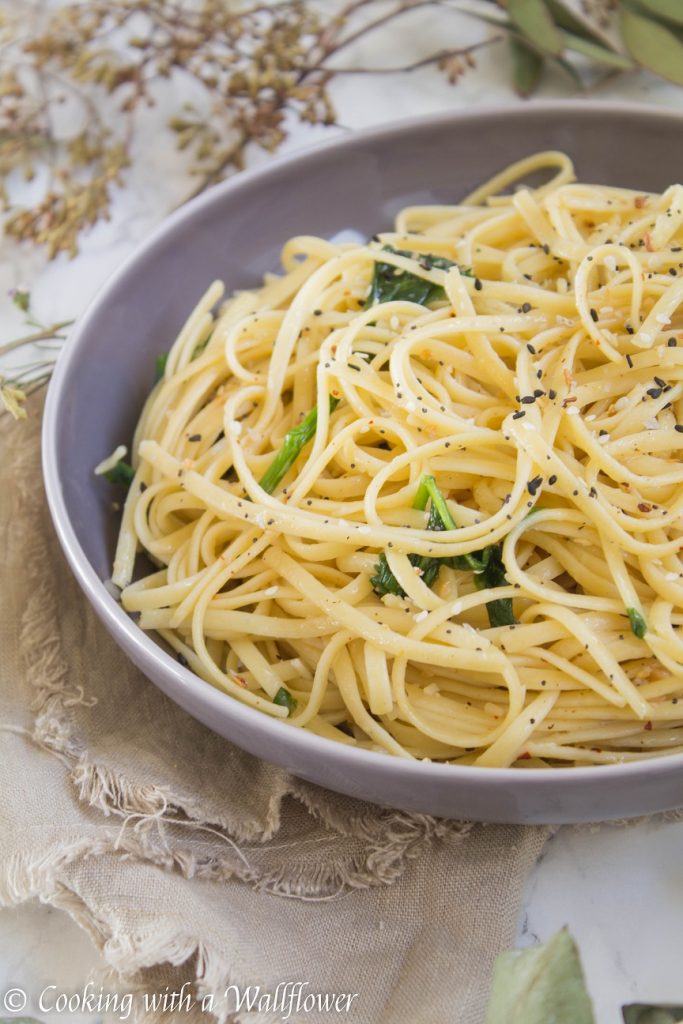 Everything Spice Spinach Parmesan Garlic Pasta - Cooking with a Wallflower