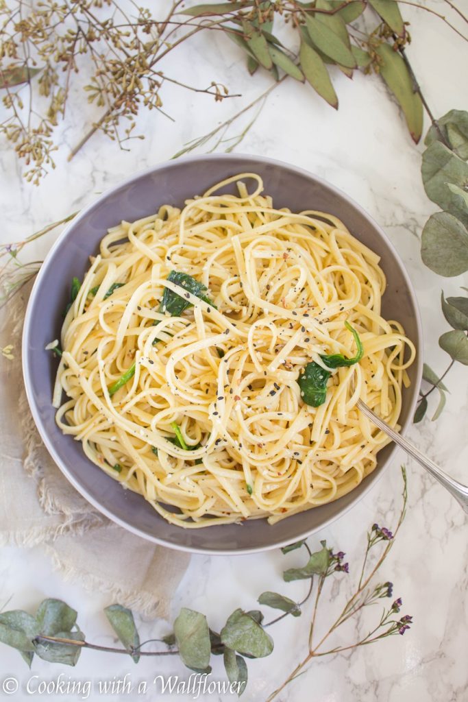 Everything Spice Spinach Parmesan Garlic Pasta | Cooking with a Wallflower