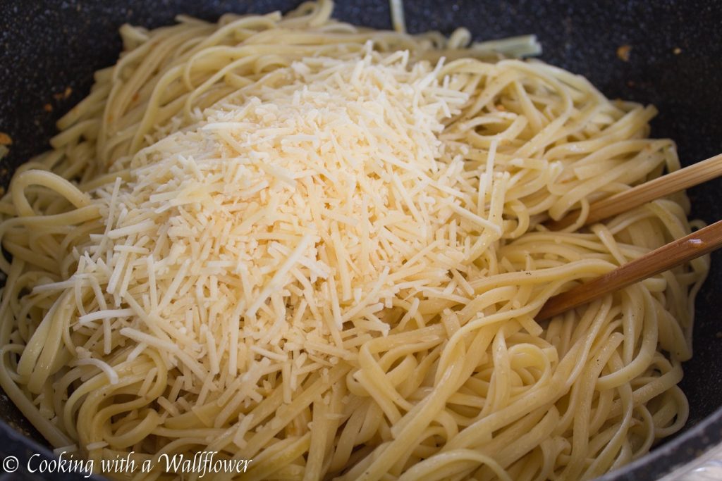 Everything Spice Spinach Parmesan Garlic Pasta | Cooking with a Wallflower