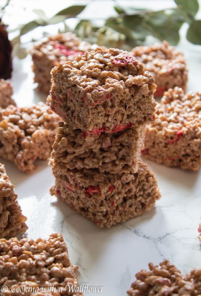 Strawberry Chocolate Rice Crispy Treats | Cooking with a Wallflower